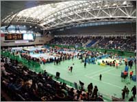 横浜国際プールのメインプールは冬季に運動フロアに転換されます。卓球・テニス・空手など、水中競技以外の大会も沢山開催されています。